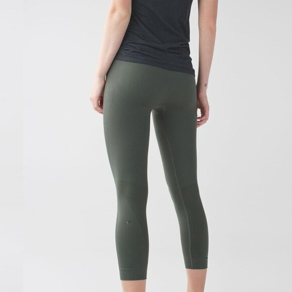 LULULEMON Zone In Crop Gator Green No Size Tag Check Measurements - Picture 2 of 10